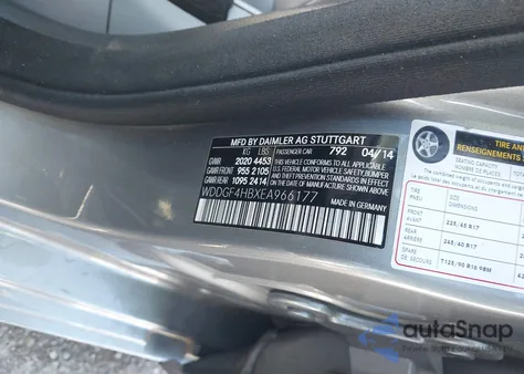 2014 Mercedes-Benz C-Class C 250 Sport z USA, uszkodzony, nr VIN WDDGF4HBXEA966177